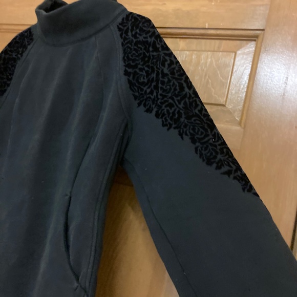 Lululemon Floral Flock Pullover, Size 10 - Picture 7 of 13